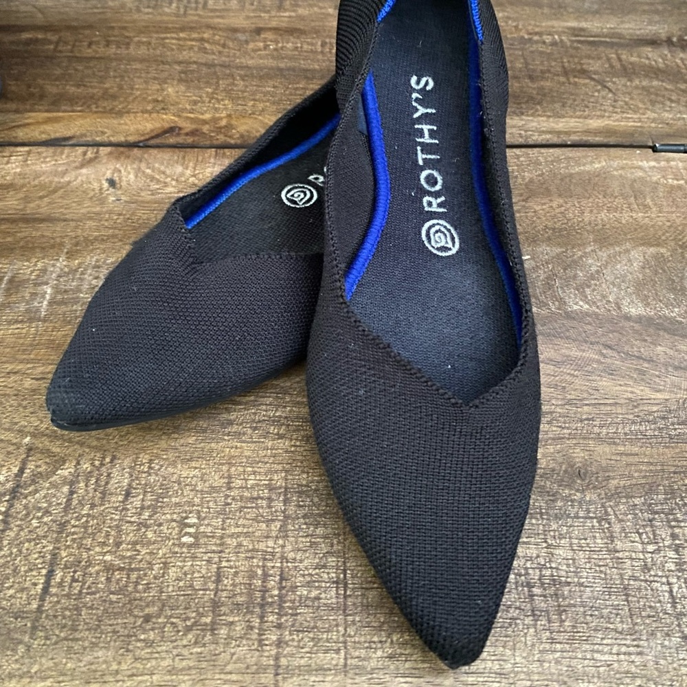 Rotyh’s | The Point Flat Shoe in Black Color